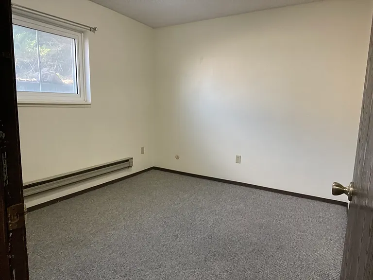 260 Honeysuckle St #4 — Photo 5