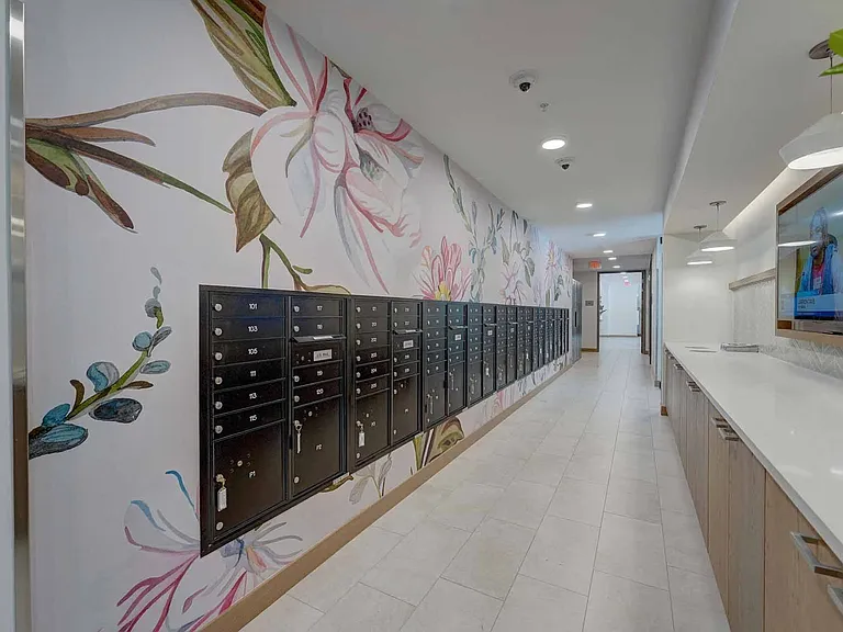 The Eloise Apartments — Photo 23