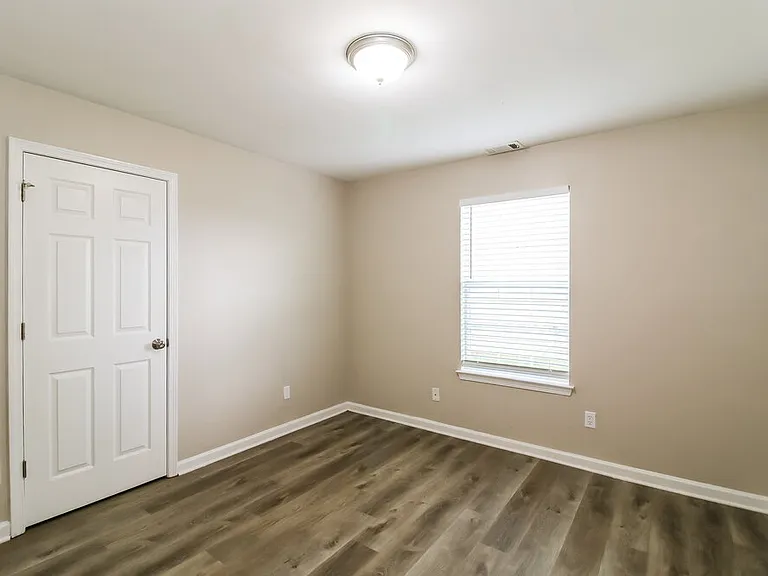 2436 Cornell Cir — Photo 15