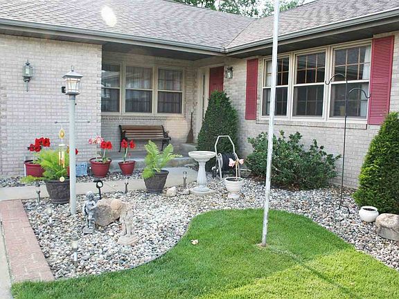 2nd image of 54721 Dawn Dr