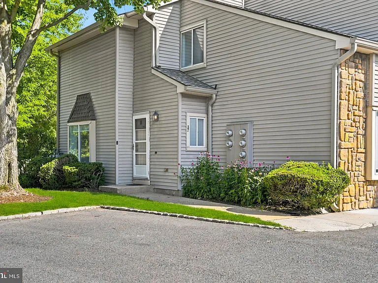 37 Teal Ct — Photo 3