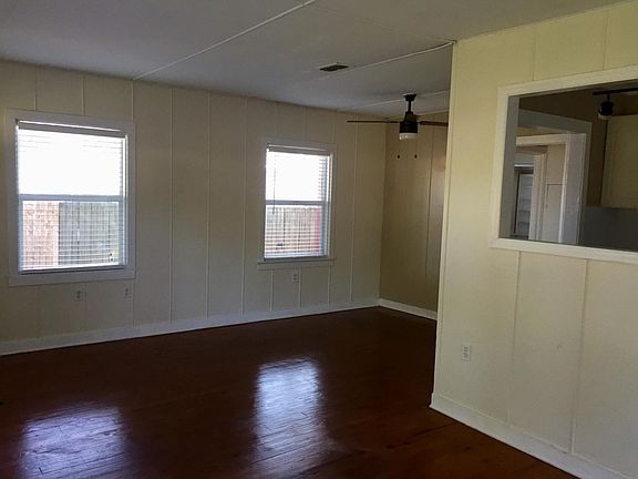 5th image of 1508 Russell Ave