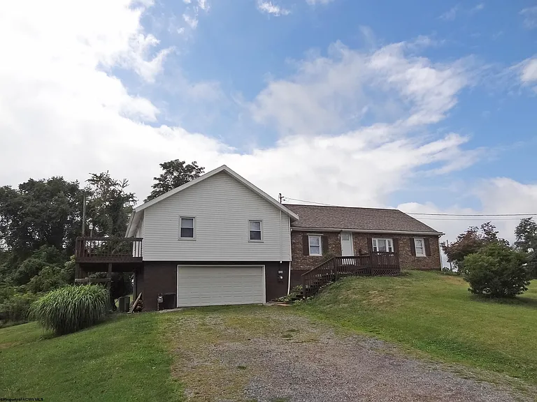 2726 Stewartstown Rd — Photo 4