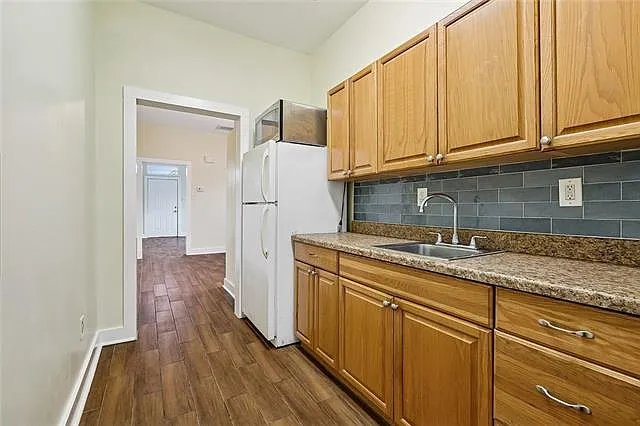 2207 Saint Ann St — Photo 7