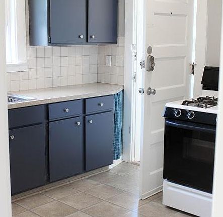 3rd image of 504 Fairview Ave NE #2