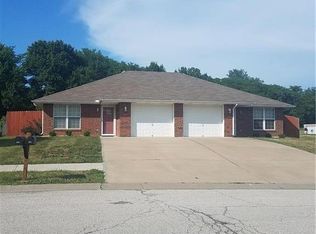 312 NE 7th St, Oak Grove, MO 64075