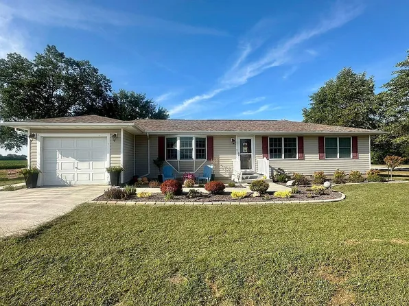 13977 E 2100th Ave, Hidalgo, IL 62432