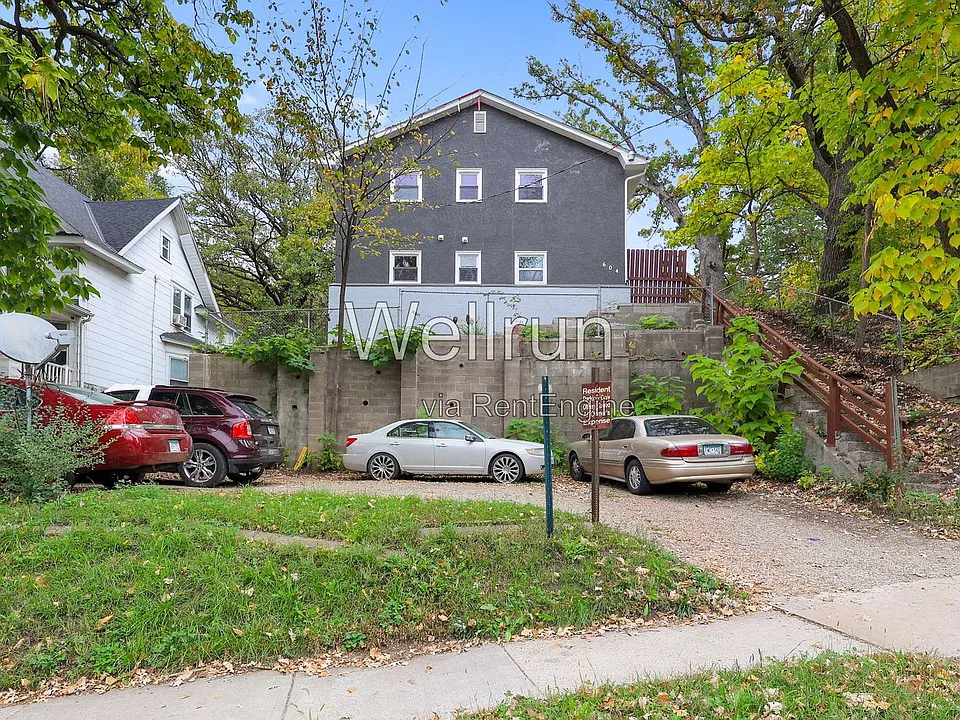 604 Oakdale Ave #1