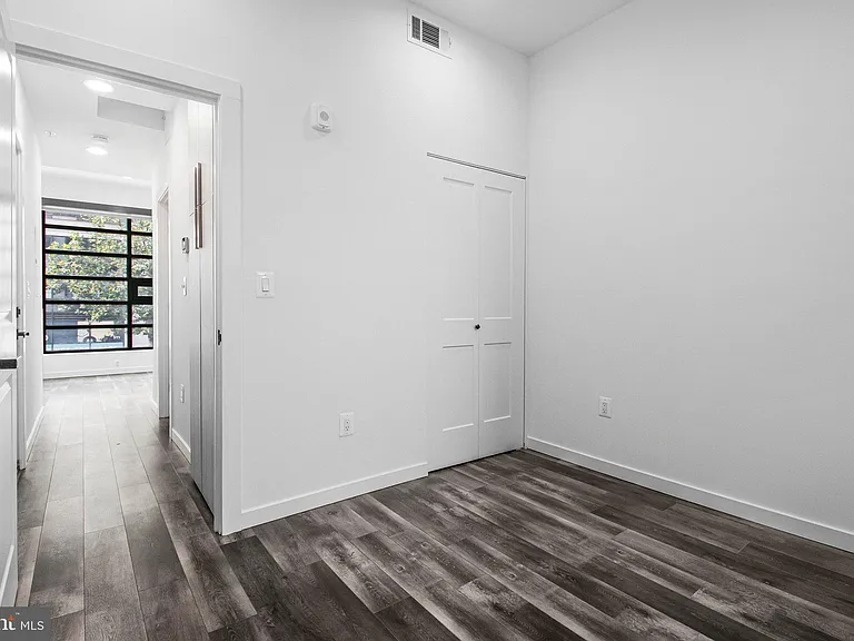 506 H St NE #202 — Photo 11