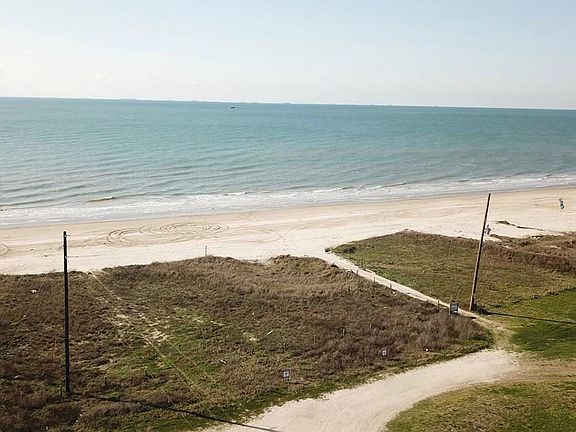 3rd image of 764 Bolivar Dunes Blvd