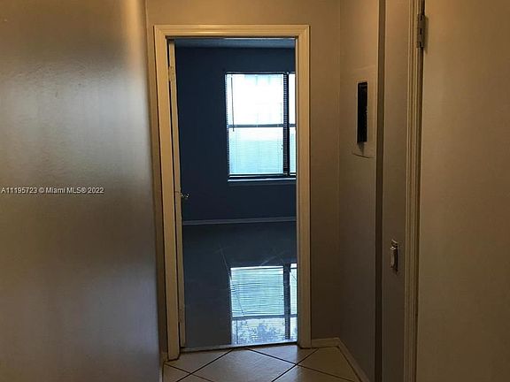 5th image of 2311 N Congress Ave #27