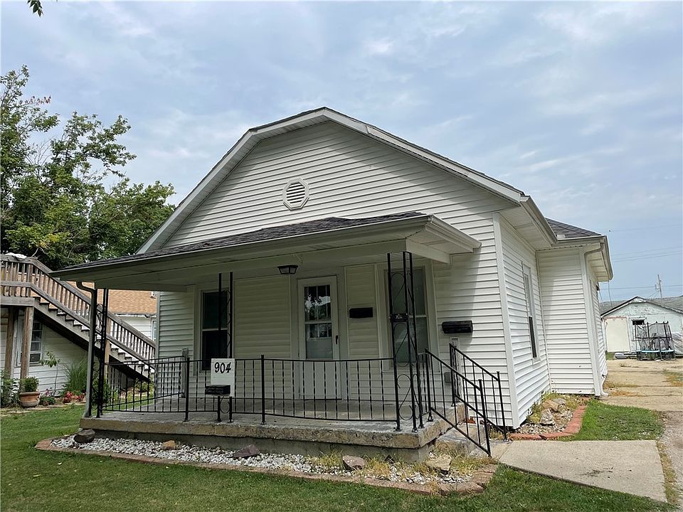 904 N 10th St, Mattoon, IL 61938 Zillow