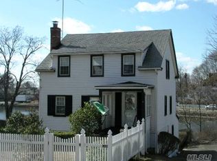 37 Harbor Rd, Port Washington, NY 11050