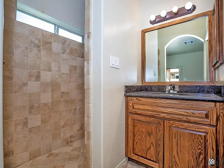 2545 S 41st Ave — Photo 16
