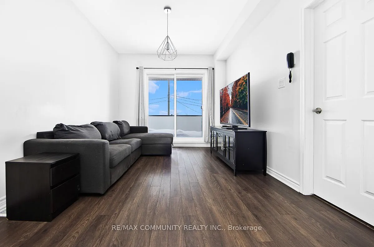 3 bed, $3,000 — Photo 4
