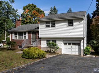 153 Island Rd, Mahwah, NJ 07430