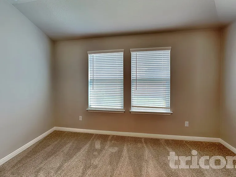 5816 Zoey Way — Photo 7