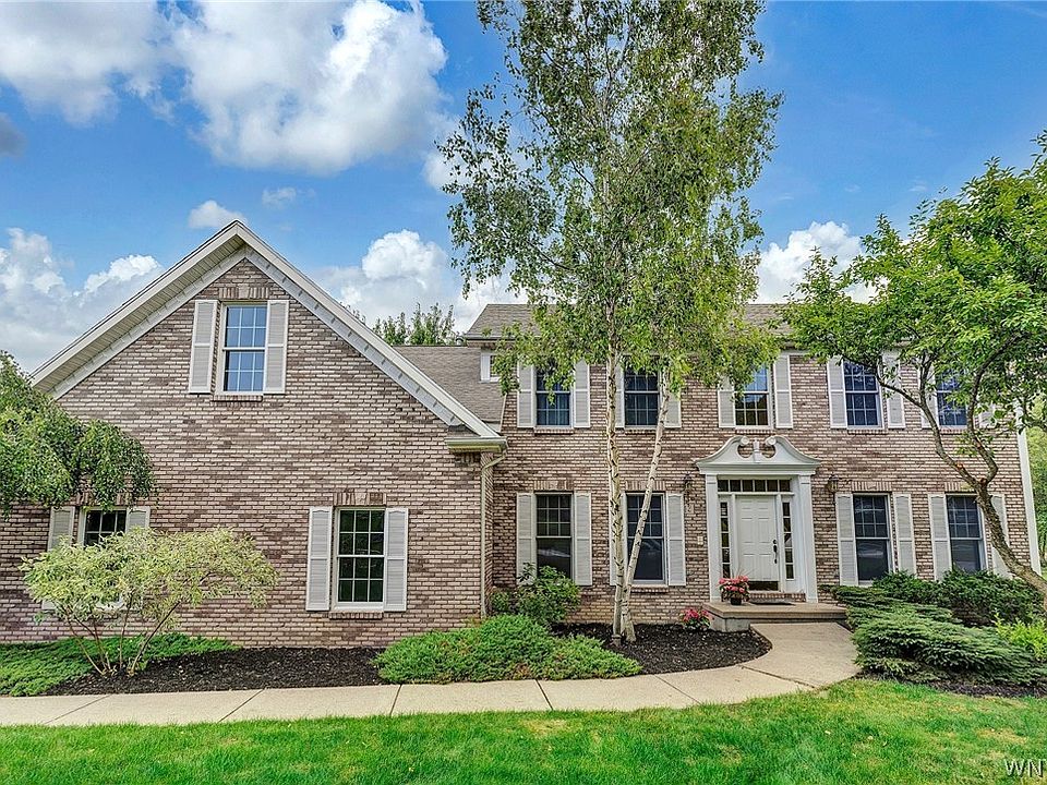1st image of 12 Lakeridge Dr
