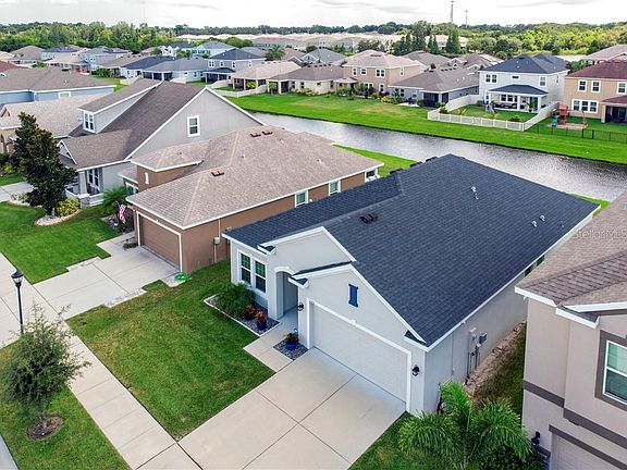 4th image of 10418 Waterstone Dr