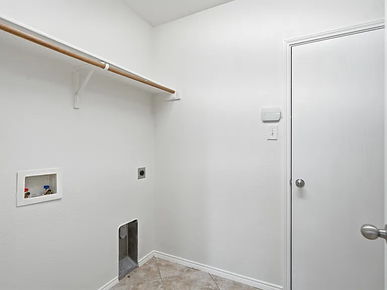 15636 Gatehouse Dr — Photo 19