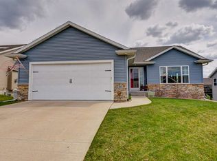355 Saddleback Rd, Marion, IA 52302