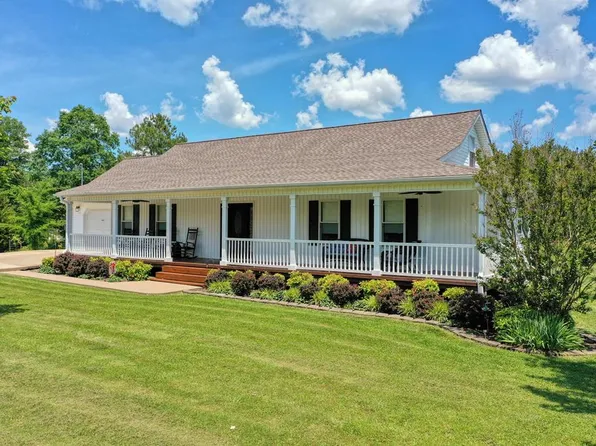 582 Ruby Dr, Holladay, TN 38341