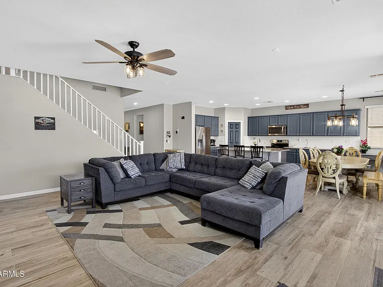 734 W Desert Seasons Dr — Photo 4