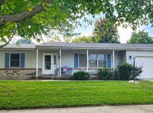 609 Bellerieve Dr, Champaign, IL