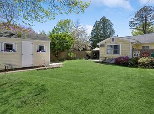 32 Rose Ave, Southampton, NY 11968