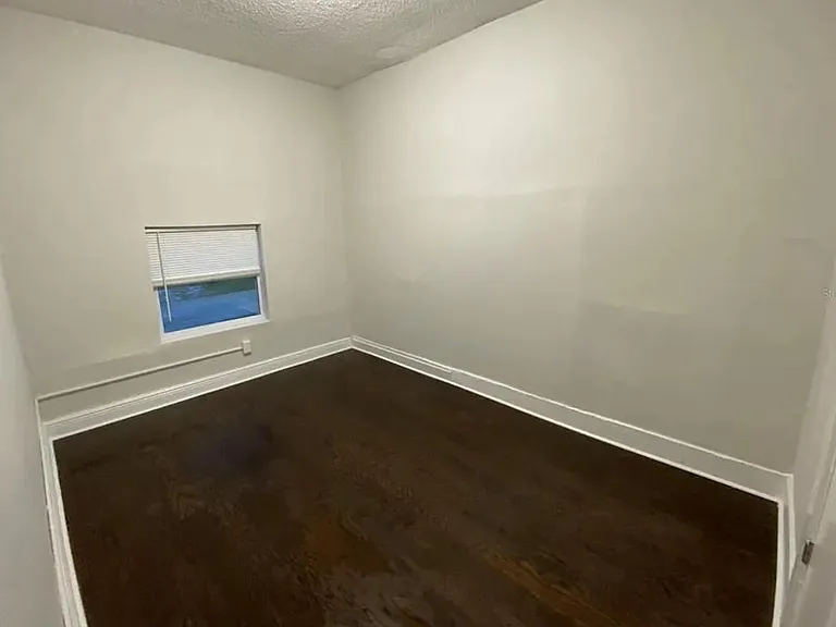 Unit Photo