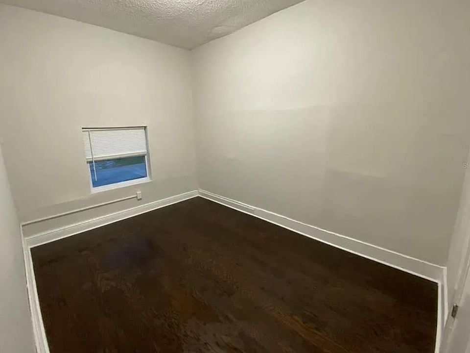 Unit Photo