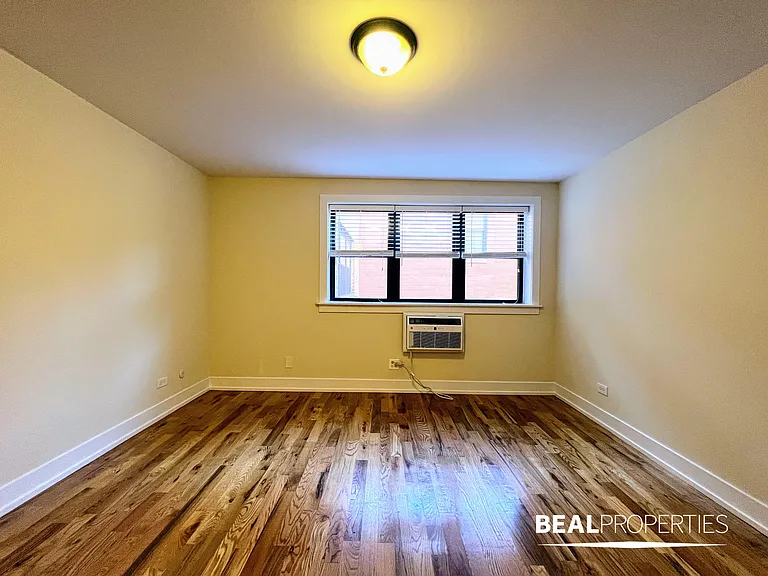 555 W Arlington Pl — Photo 11