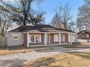 11210 Larimore Rd, Saint Louis, MO 63138