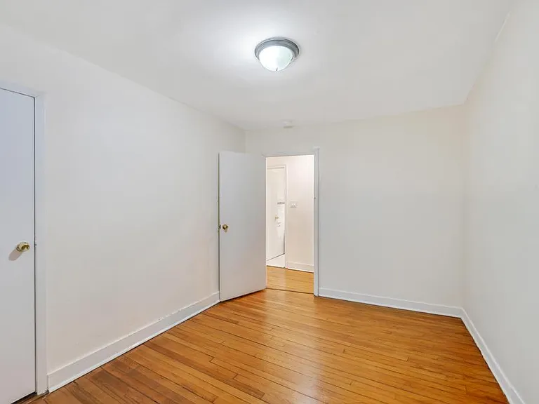 8434 Little Neck Pkwy #2 — Photo 13