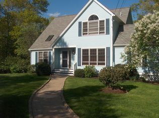 57 Whiffle Tree Ln, Tiverton, RI 02878