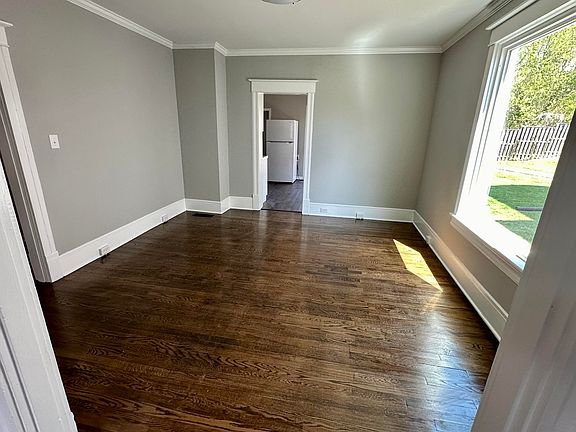 5th image of 141 N Court Ave