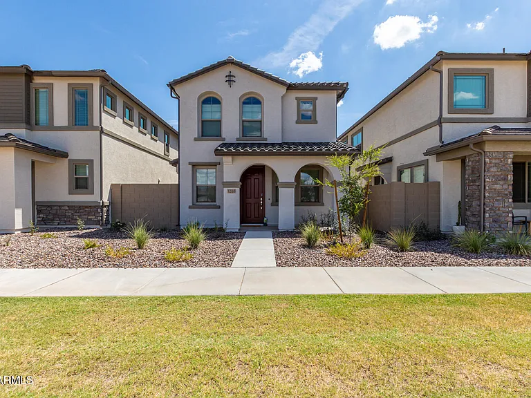 1280 W Sparrow Dr — Photo 2