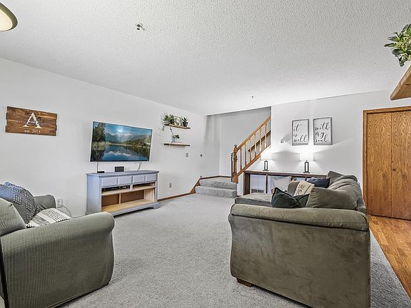 5th image of 3197 Manitou Dr