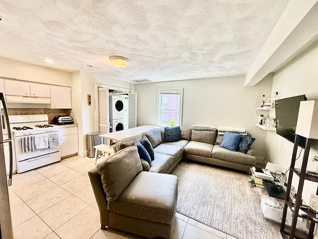 10 Harris St #5 — Photo 3