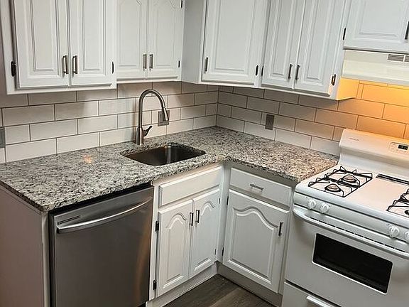 4th image of 2129 S Delaware Ave