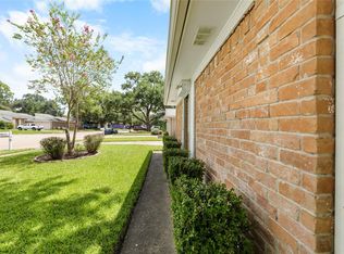 16410 Hickory Knoll Dr, Houston, TX 77059