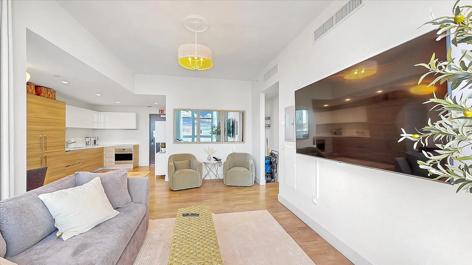 1 bed, 1.0 bath, $4,910 — Photo 4