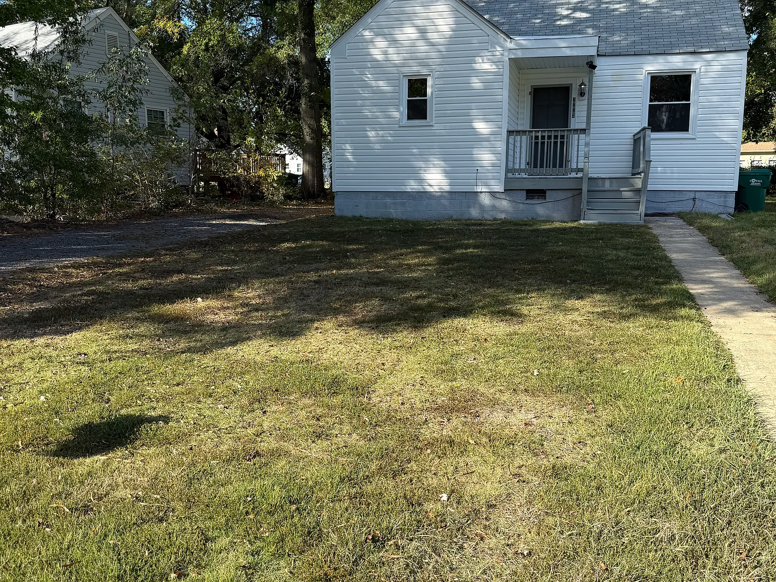 3 bed, 712 sqft, $2,000 — Photo 2