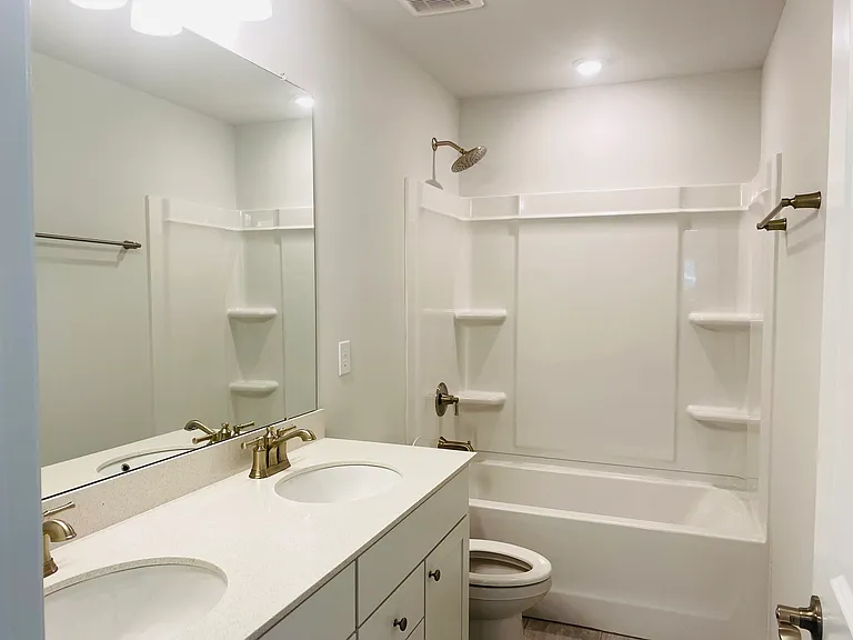 1312 Hollyview Ave — Photo 24