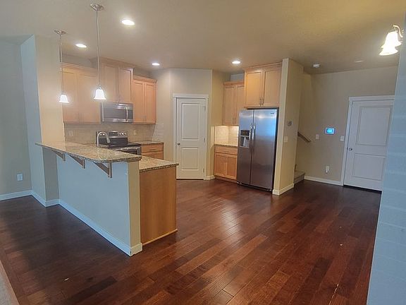 4th image of 7204 Hayworth Ave NE