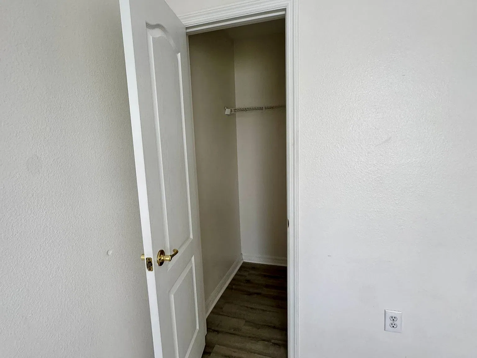 3 bed, 1360 sqft, $2,100 — Photo 3
