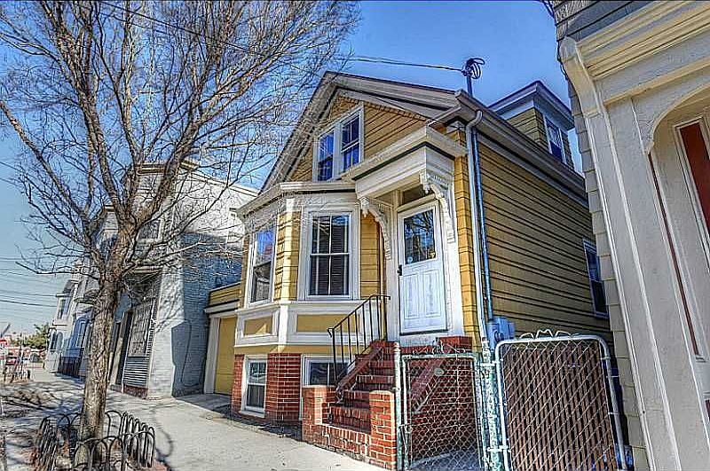 2nd image of 401 Wickenden St