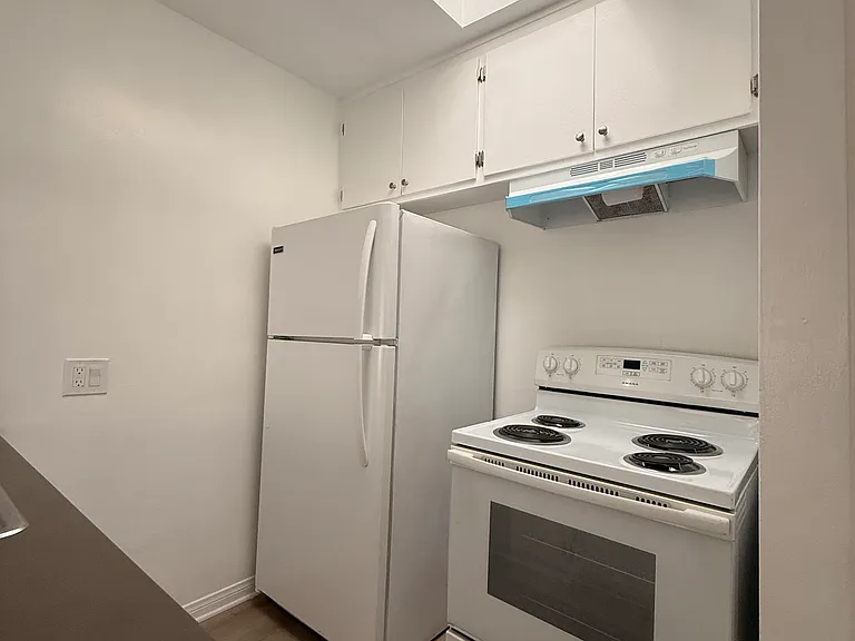2038 Holly Dr #9 — Photo 4