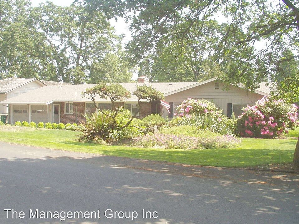 1st image of 3317 NE Royal Oaks Dr