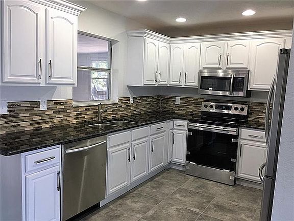 Kitchen w/ SS Appliances